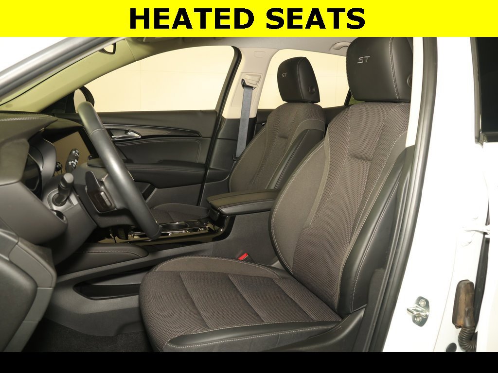 Used 2023 Buick Envision Preferred w/ Sport Touring Package image 3