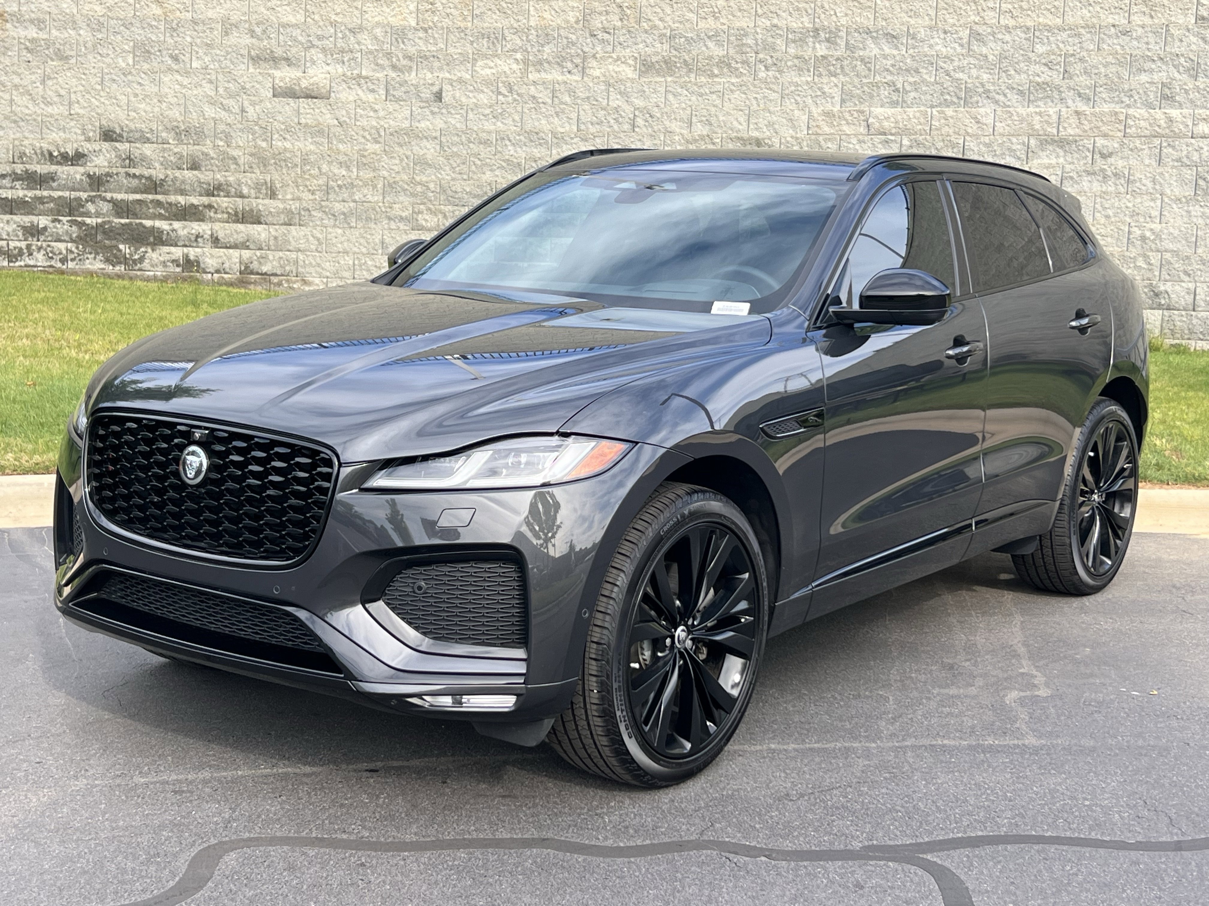 Used 2026 Jaguar F-PACE R-Dynamic S AWD/4WD image 1