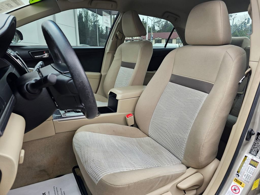 Used 2014 Toyota Camry LE FWD image 19