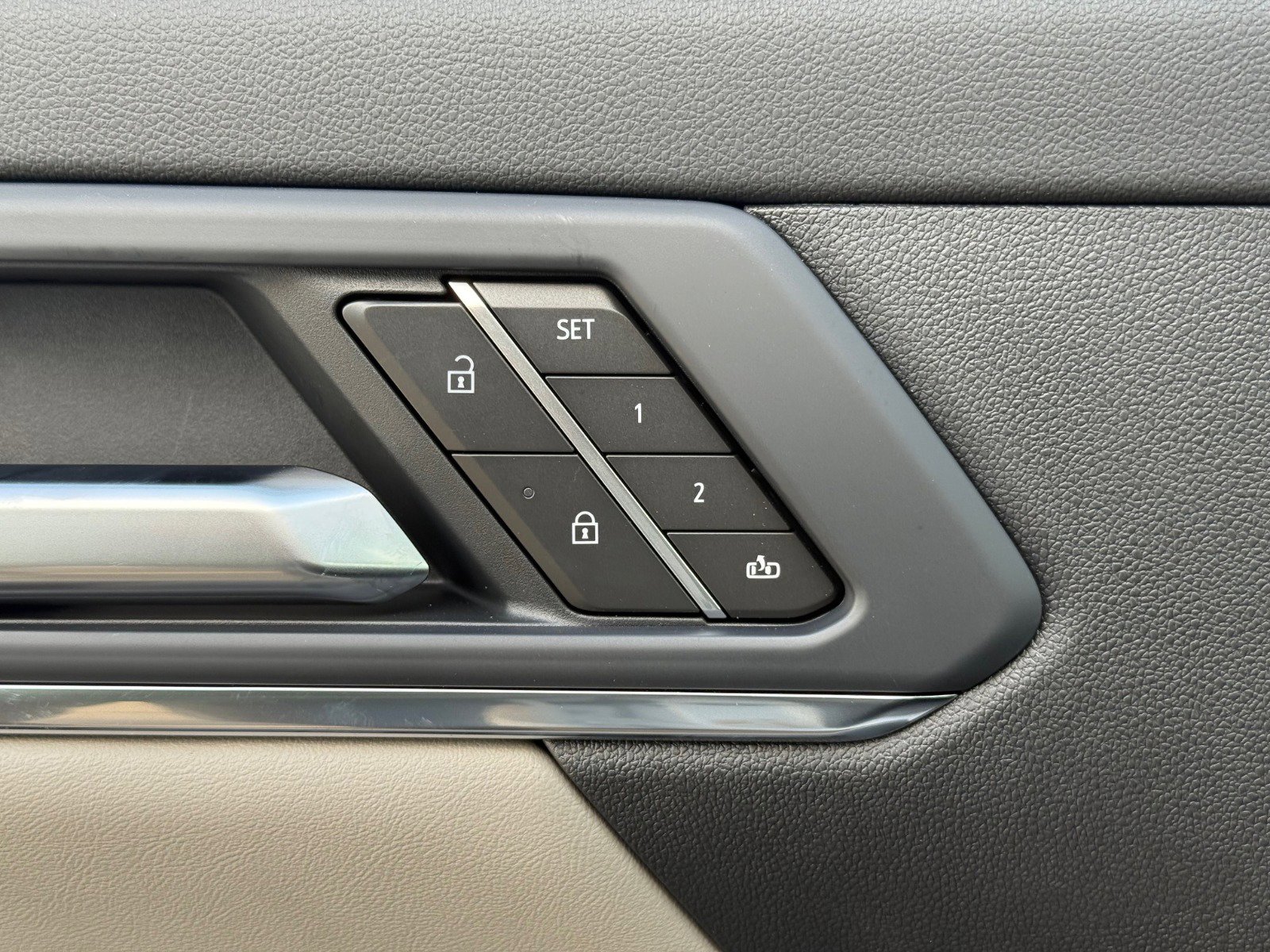 New 2026 GMC Terrain Elevation w/ Elevation Premium Package AWD/4WD image 8