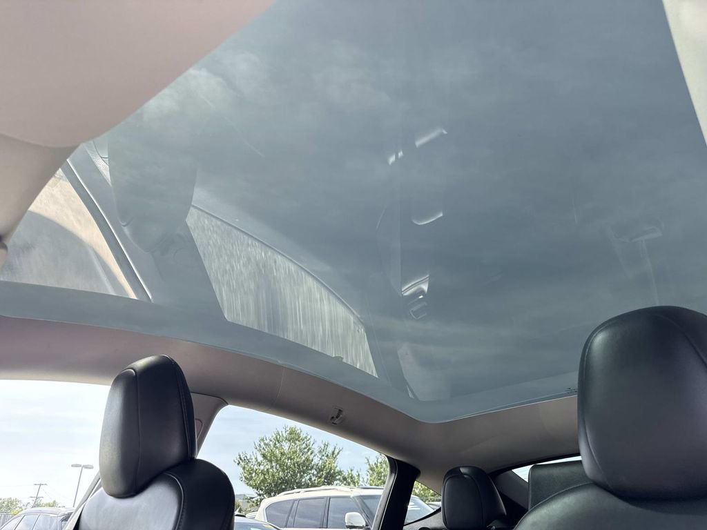 Used 2022 Tesla Model Y Performance AWD/4WD image 29