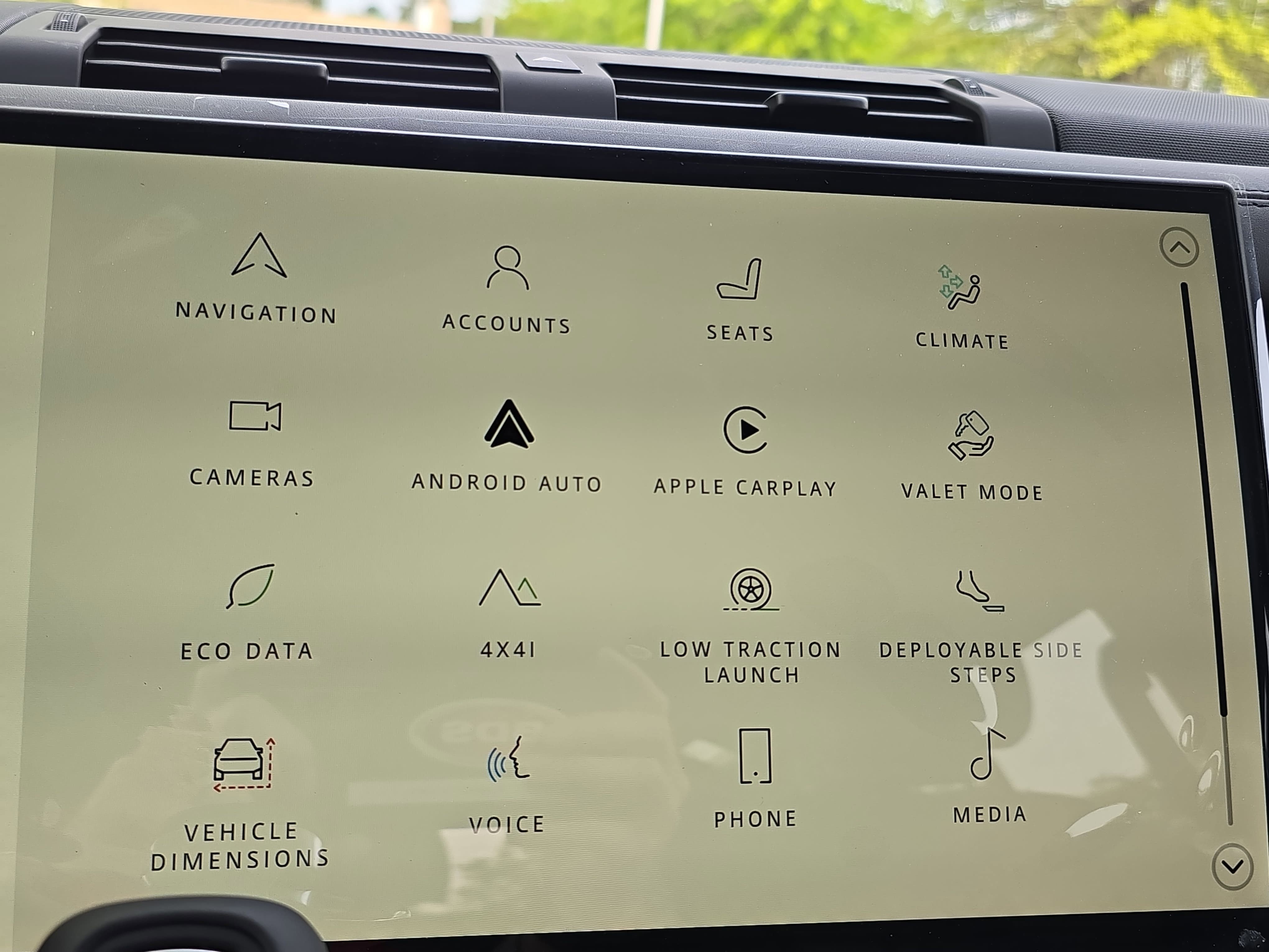 New 2026 Land Rover Defender 110 X-Dynamic SE AWD/4WD image 20