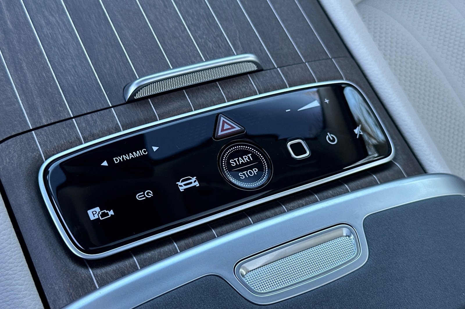 New 2026 Mercedes-Benz EQS 400 4MATIC SUV image 17
