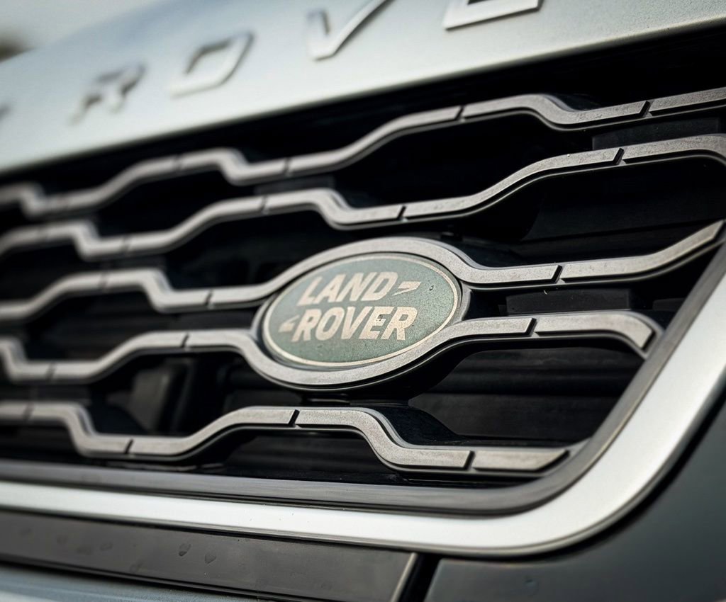 Used 2018 Land Rover Range Rover Sport HSE image 3