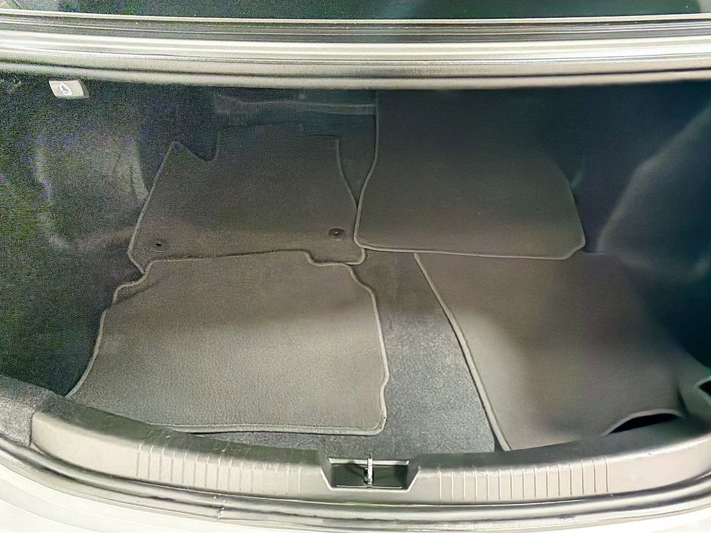 Used 2024 Chevrolet Malibu LT FWD image 24