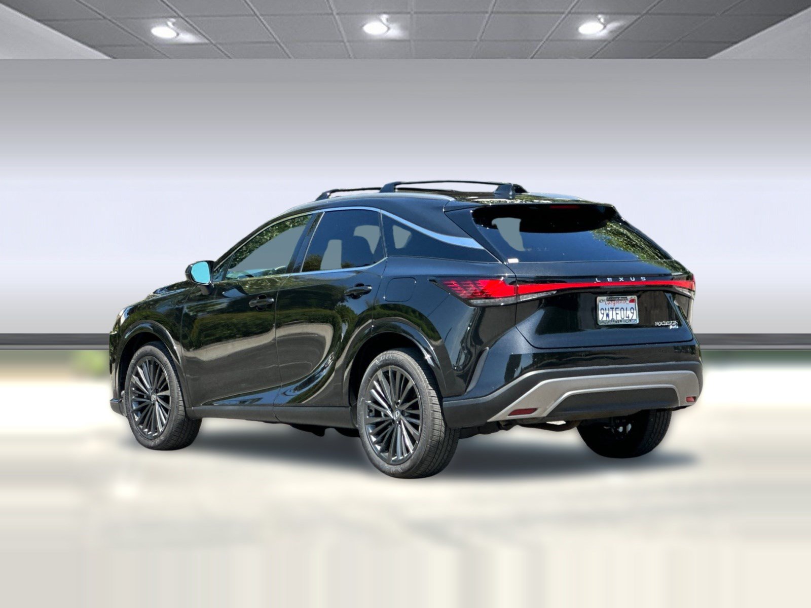 Certified 2025 Lexus RX 350h w/ Convenience Package AWD/4WD image 3