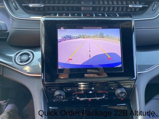 Used 2022 Jeep Grand Cherokee L Laredo image 18