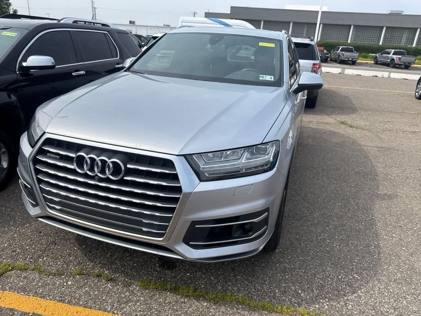 Used 2017 Audi Q7 3.0T Premium Plus w/ Premium Plus Package AWD/4WD image 3