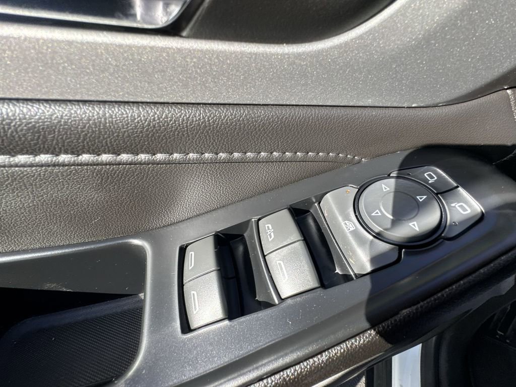 Used 2023 Chevrolet Traverse LT image 13