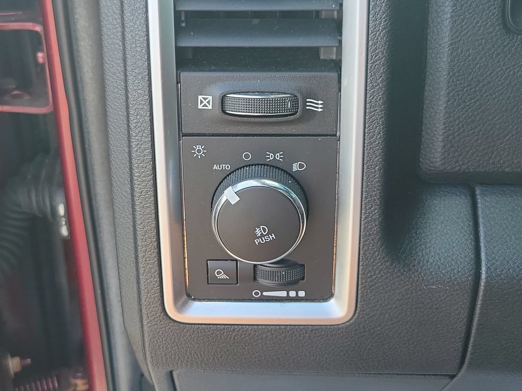 Used 2017 RAM 1500 Limited RWD image 27