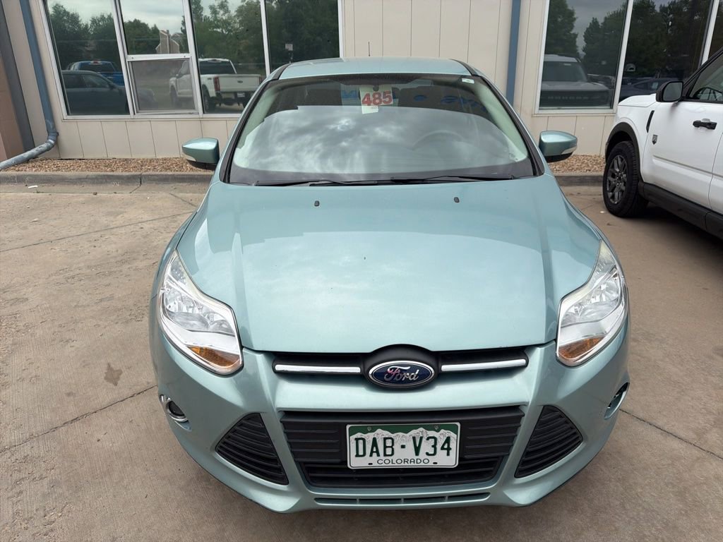 Used 2012 Ford Focus SE w/ SE Winter Pkg FWD image 2