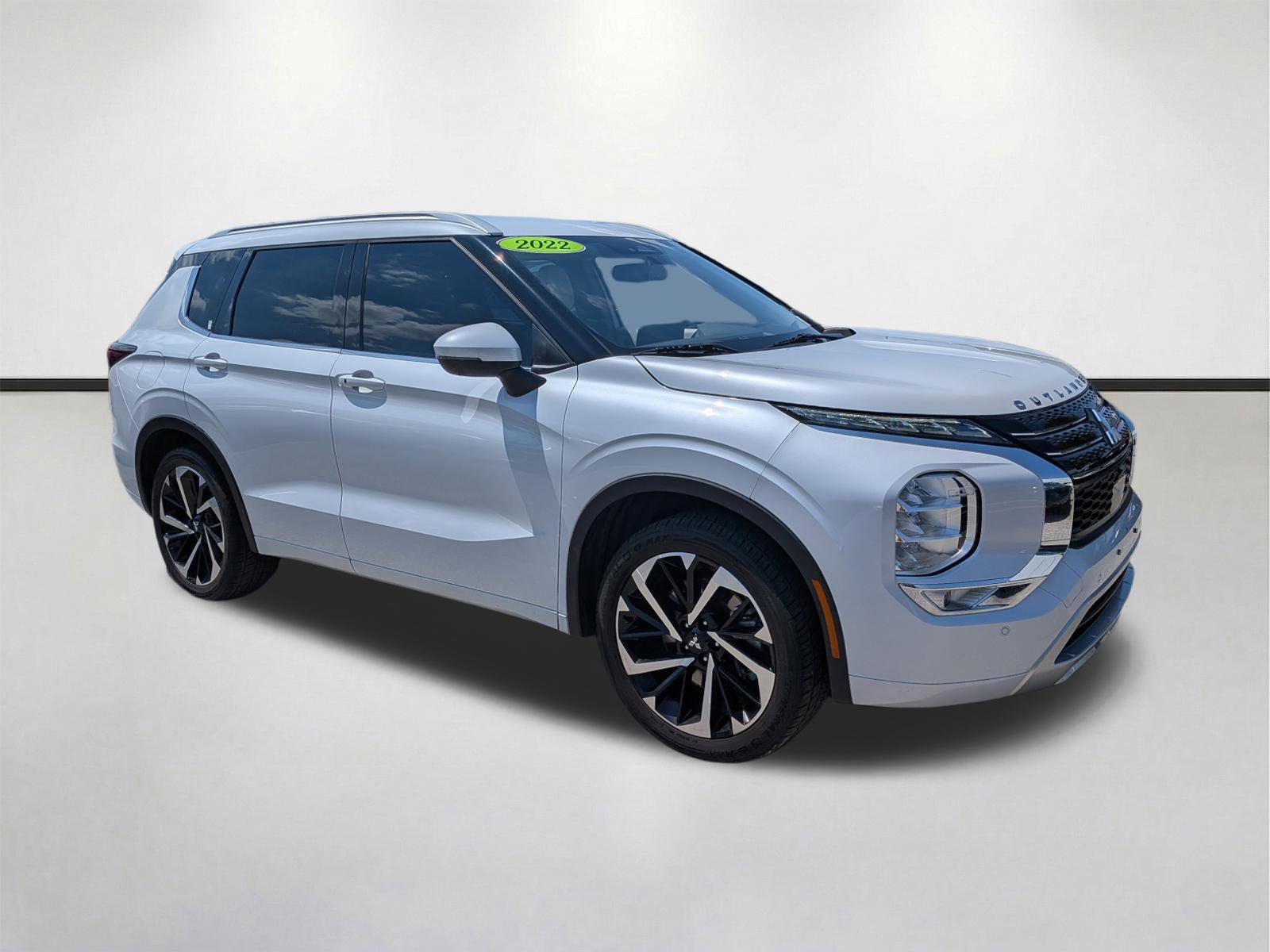 Used 2022 Mitsubishi Outlander SEL image 1