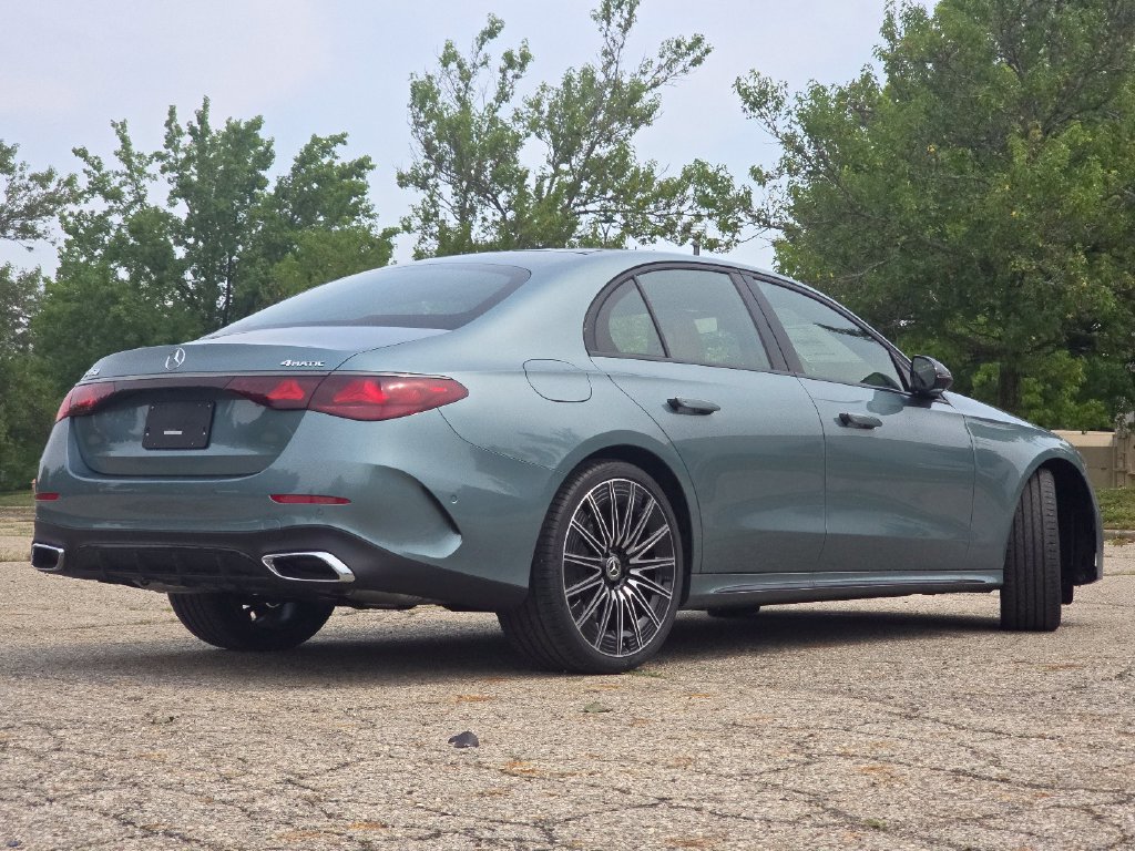 New 2027 Mercedes-Benz E 450 4MATIC Sedan image 17