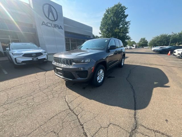 Used 2023 Jeep Grand Cherokee Laredo AWD/4WD image 33