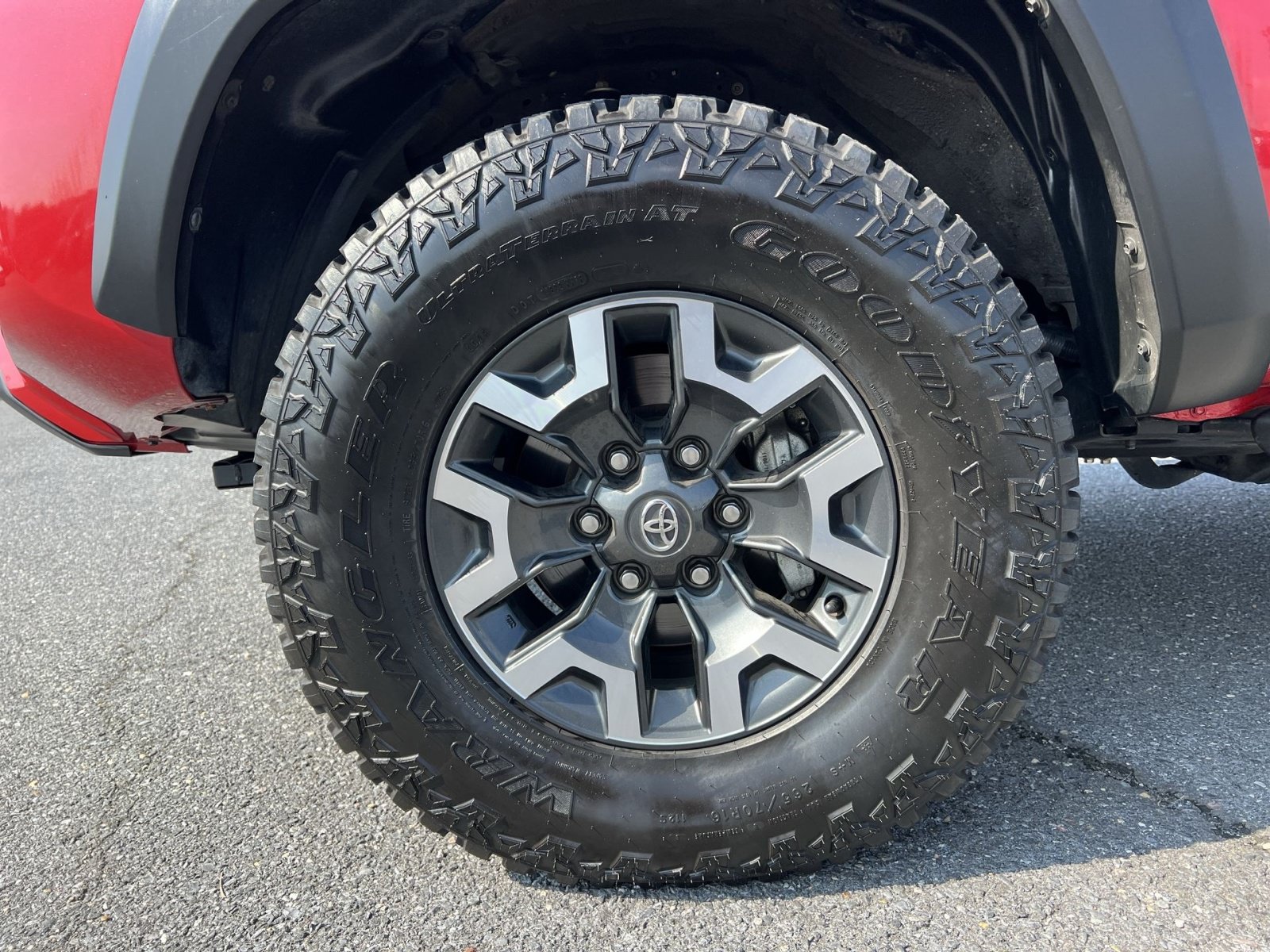 Used 2021 Toyota Tacoma TRD Off-Road w/ TRD Premium Off Road Package AWD/4WD image 12