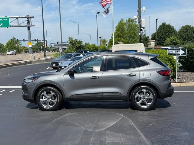 Used 2025 Ford Escape ST-Line AWD/4WD image 2