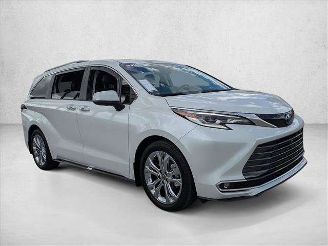 Certified 2023 Toyota Sienna Platinum image 3