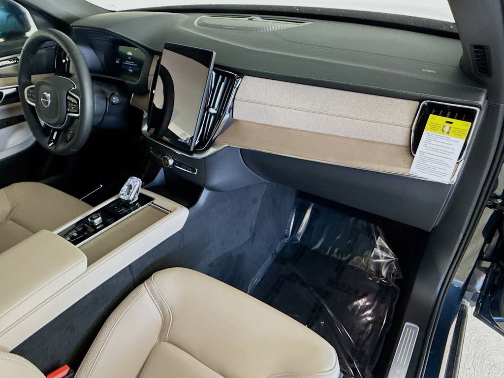 New 2026 Volvo XC90 B6 Plus w/ Protection Package Premier AWD/4WD image 31