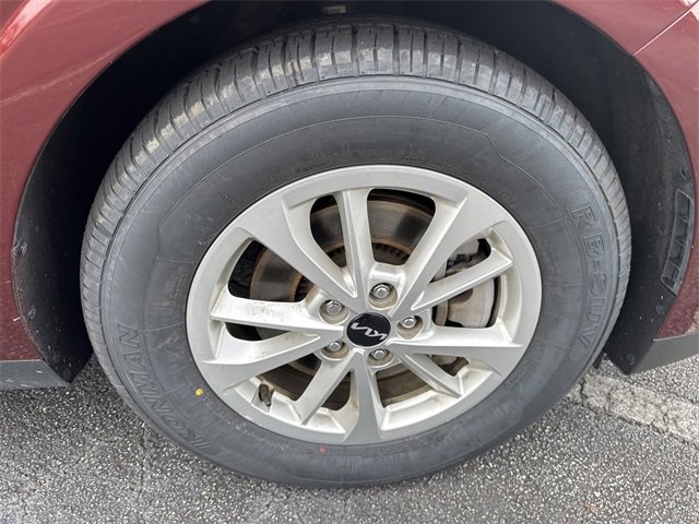 Used 2024 Kia Carnival LX image 31