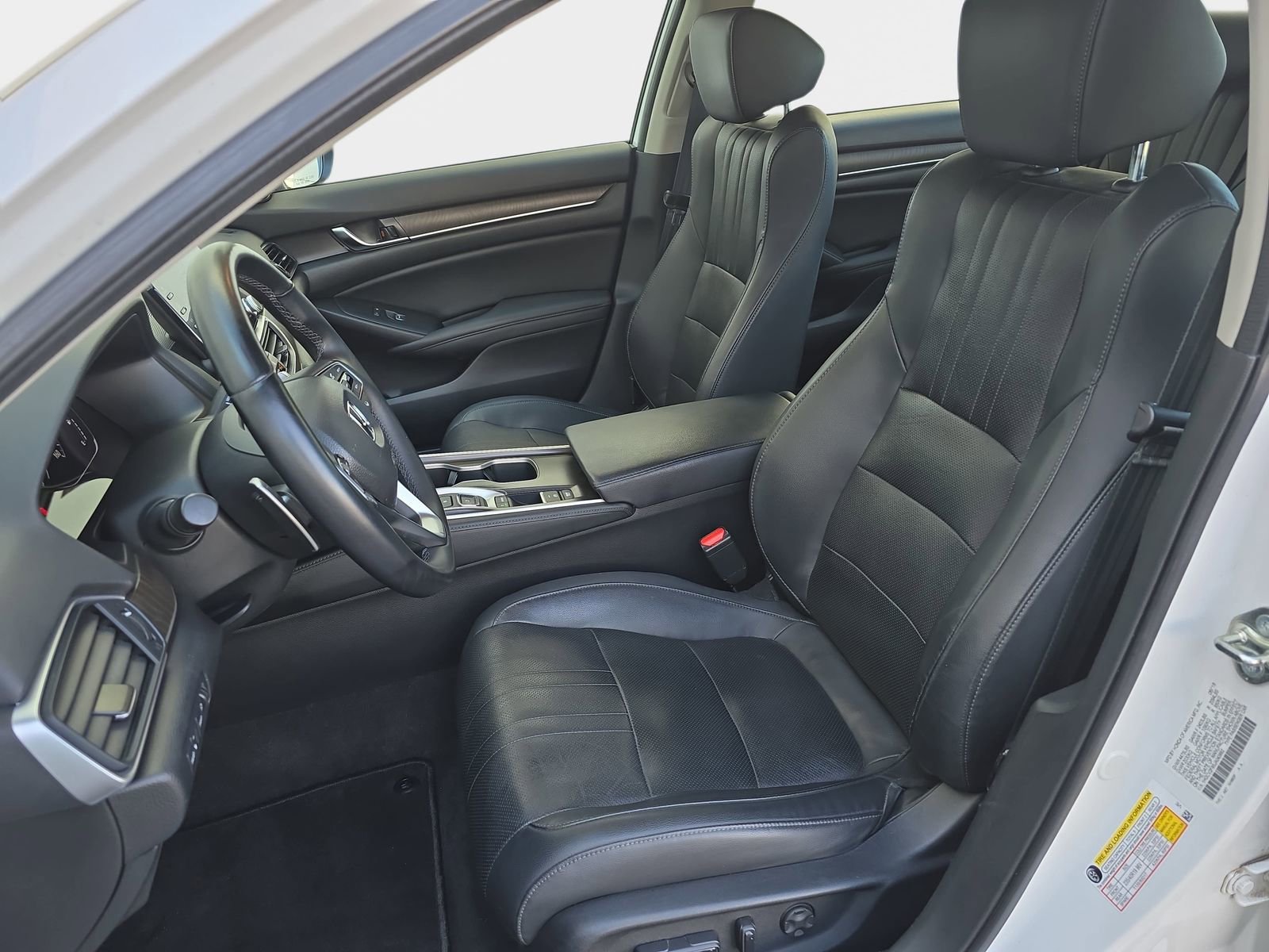 Certified 2018 Honda Accord Touring image 17