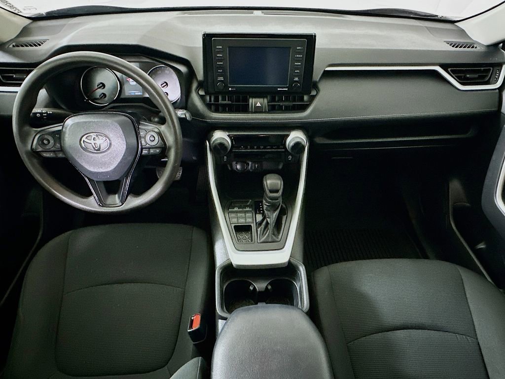 Used 2021 Toyota RAV4 LE image 16