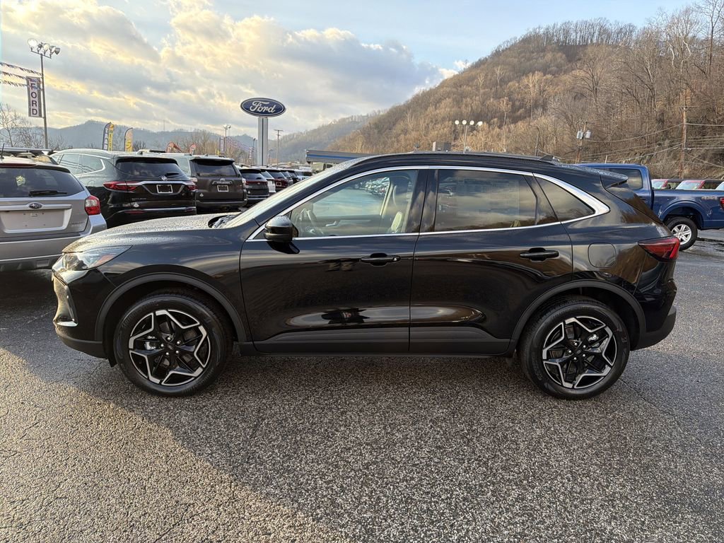 New 2026 Ford Escape Platinum w/ Premium Technology Package AWD/4WD image 7