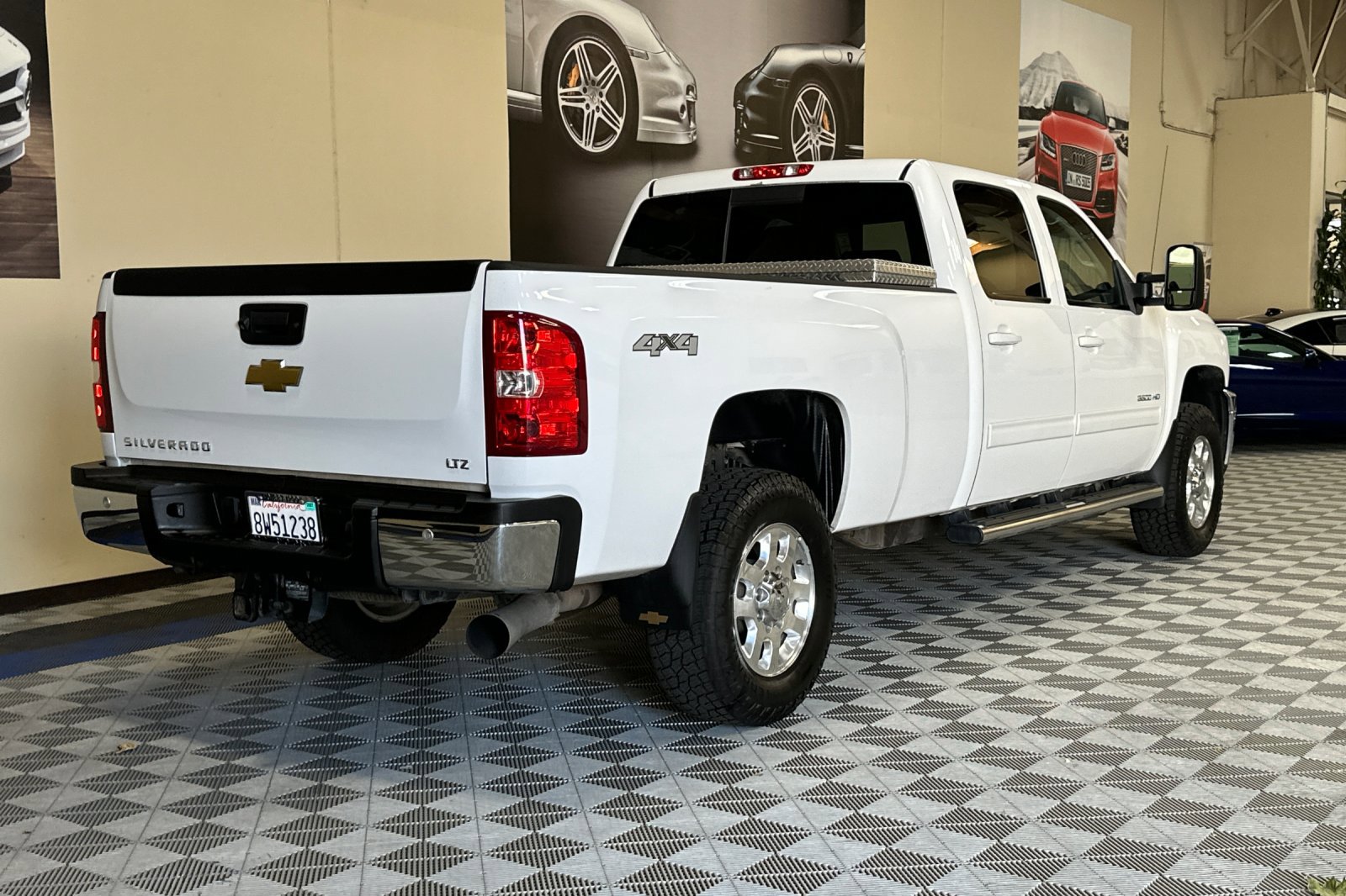 Used 2014 Chevrolet Silverado 3500 LTZ w/ LTZ Plus Package AWD/4WD image 4