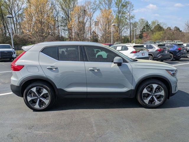 Used 2025 Volvo XC40 B5 Plus w/ Protection Package Premier image 3