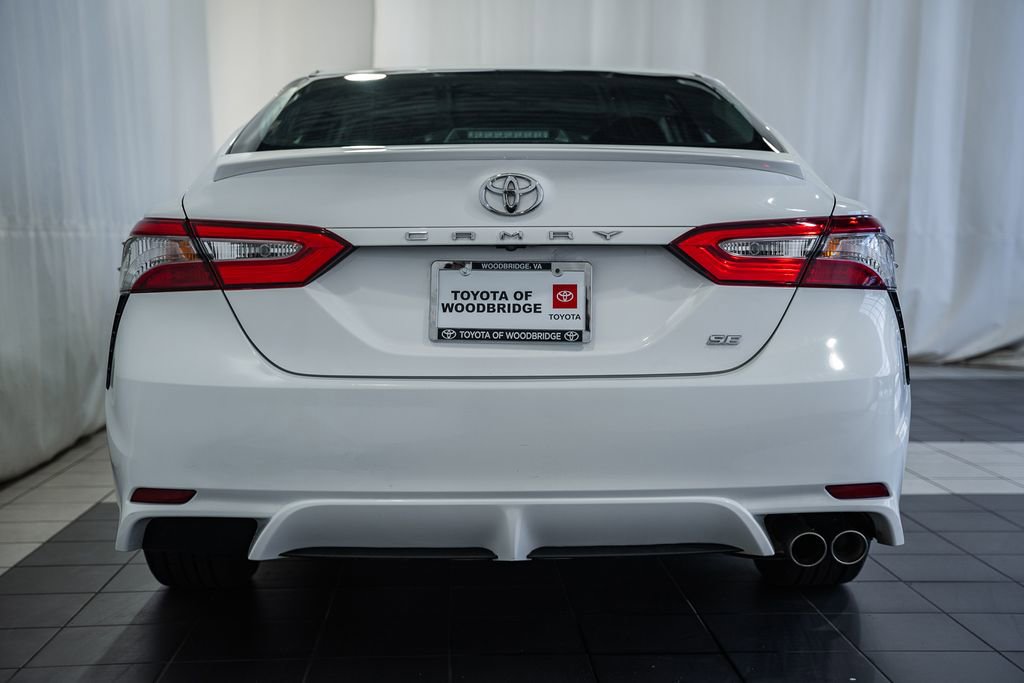 Used 2018 Toyota Camry SE w/ Moonroof Package image 5