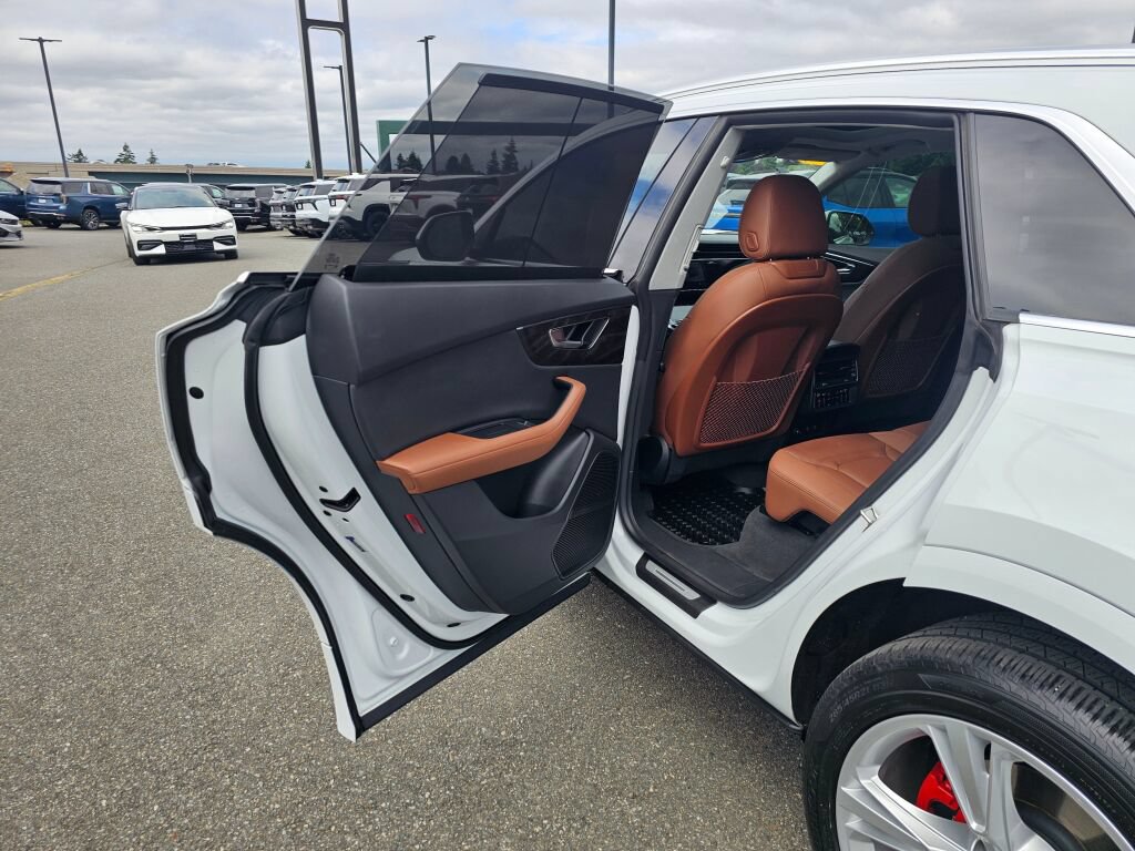 Used 2023 Audi Q8 Premium Plus AWD/4WD image 22