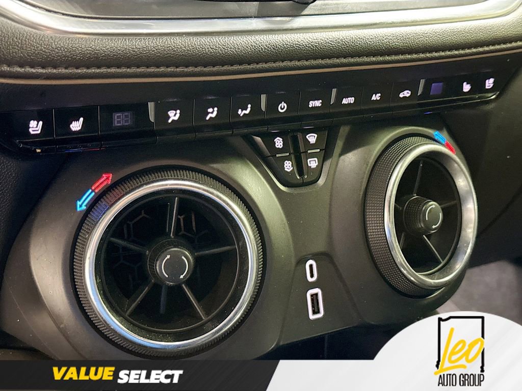 Used 2022 Chevrolet Blazer Premier w/ Enhanced Convenience Package AWD/4WD image 16
