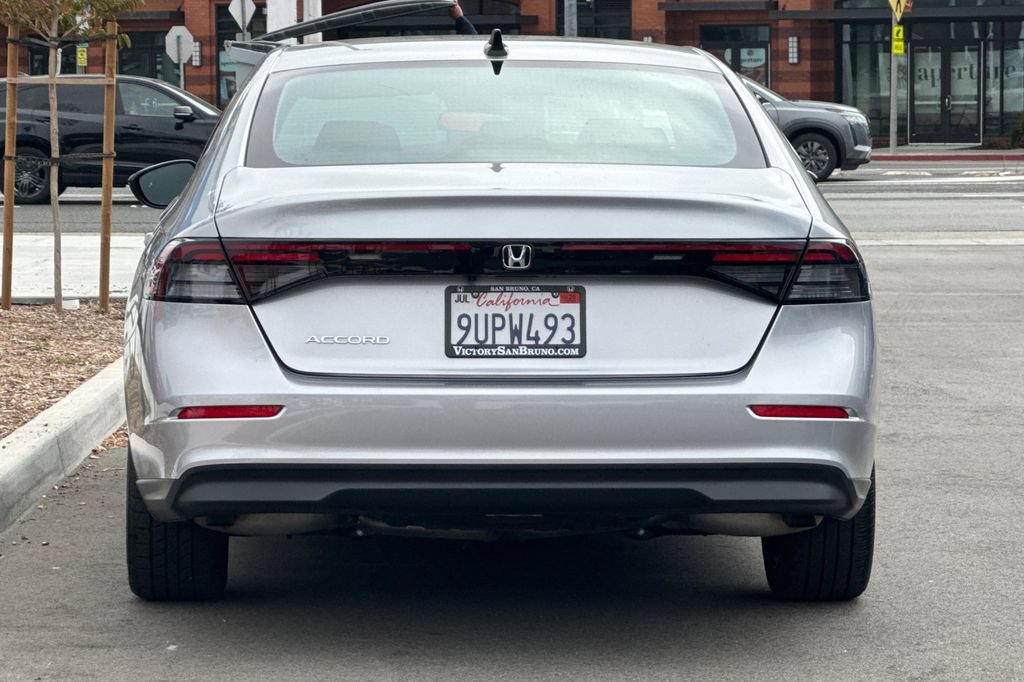 Certified 2025 Honda Accord SE image 5