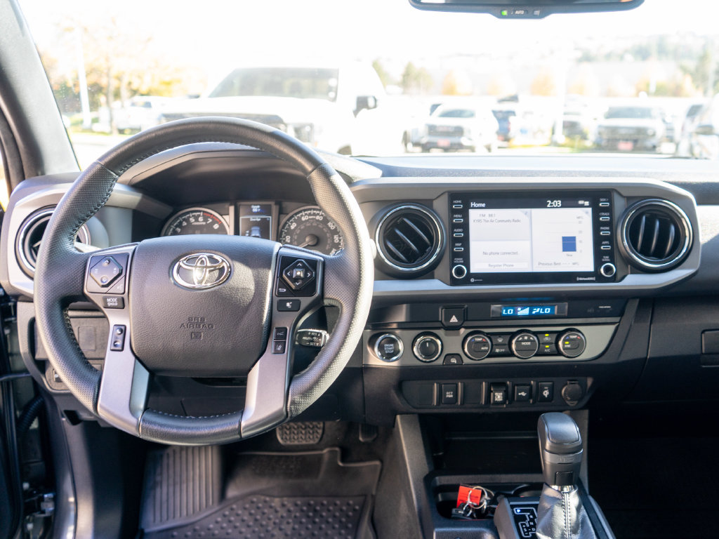 Used 2022 Toyota Tacoma TRD Off-Road AWD/4WD image 13