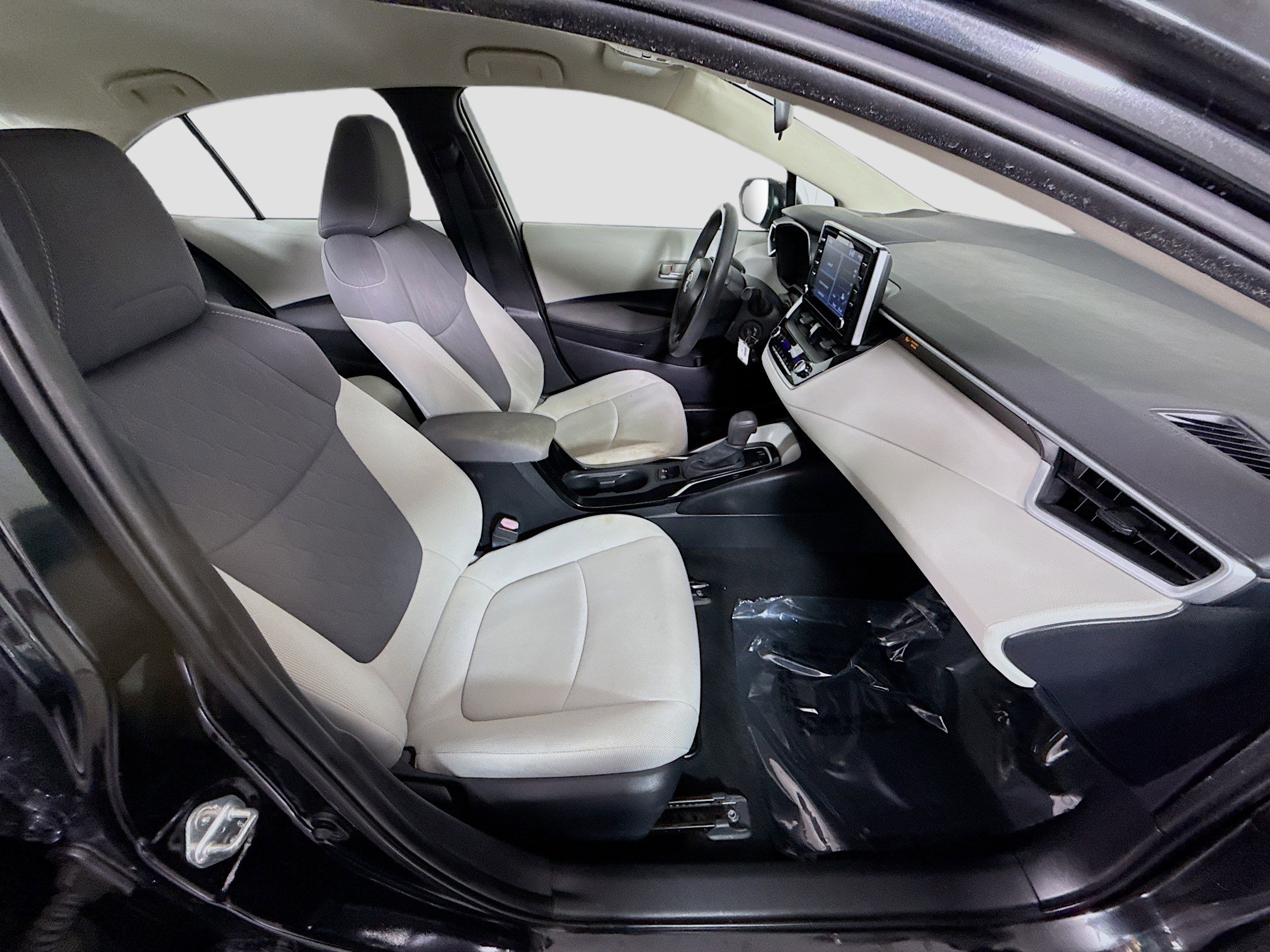 Used 2020 Toyota Corolla LE image 28