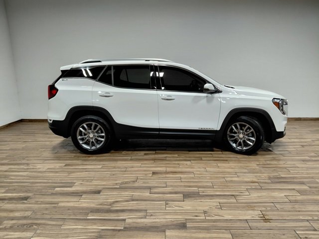 Certified 2024 GMC Terrain SLT image 17