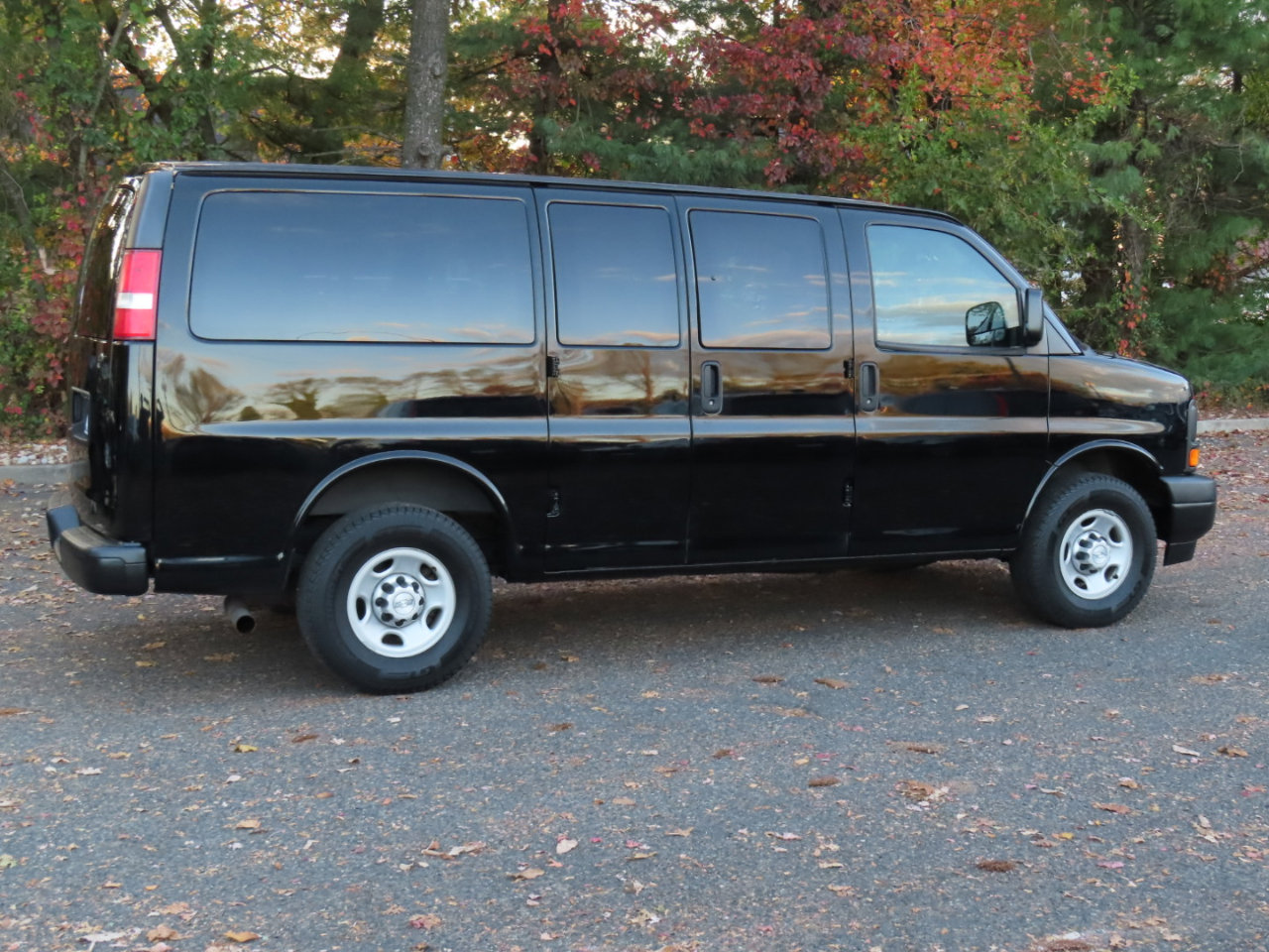 Used 2017 Chevrolet Express 2500 LS image 4