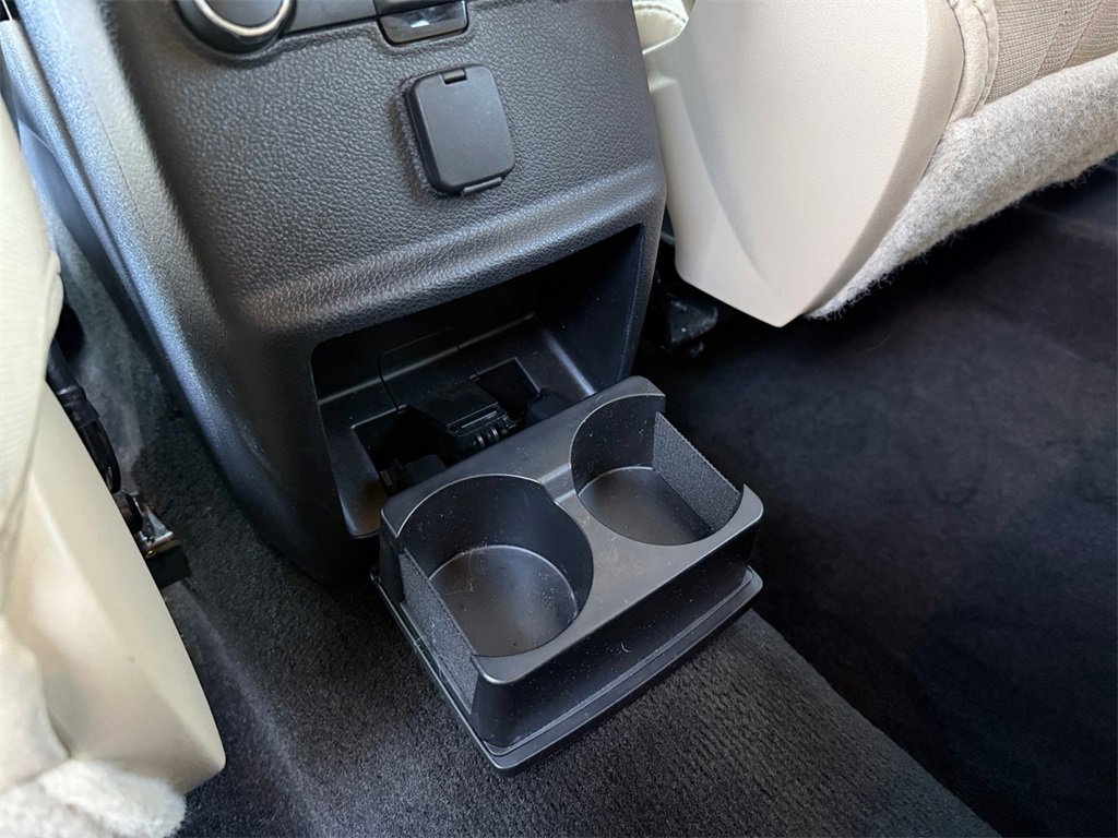 Used 2017 Ford Explorer XLT image 28