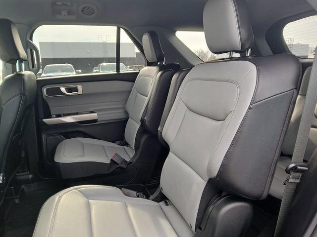 Used 2021 Ford Explorer XLT w/ Equipment Group 202A image 16