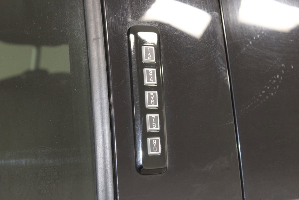 Used 2024 Ford F250 Lariat image 23