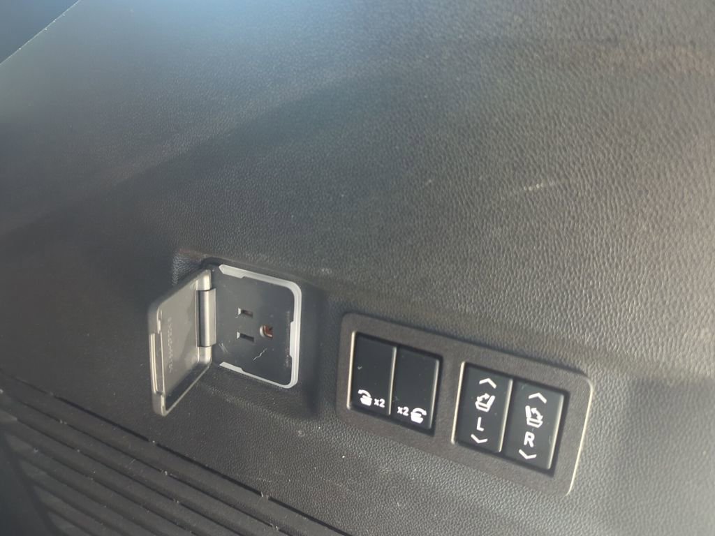 Used 2023 Chevrolet Tahoe Z71 w/ Z71 Off-Road Package image 13