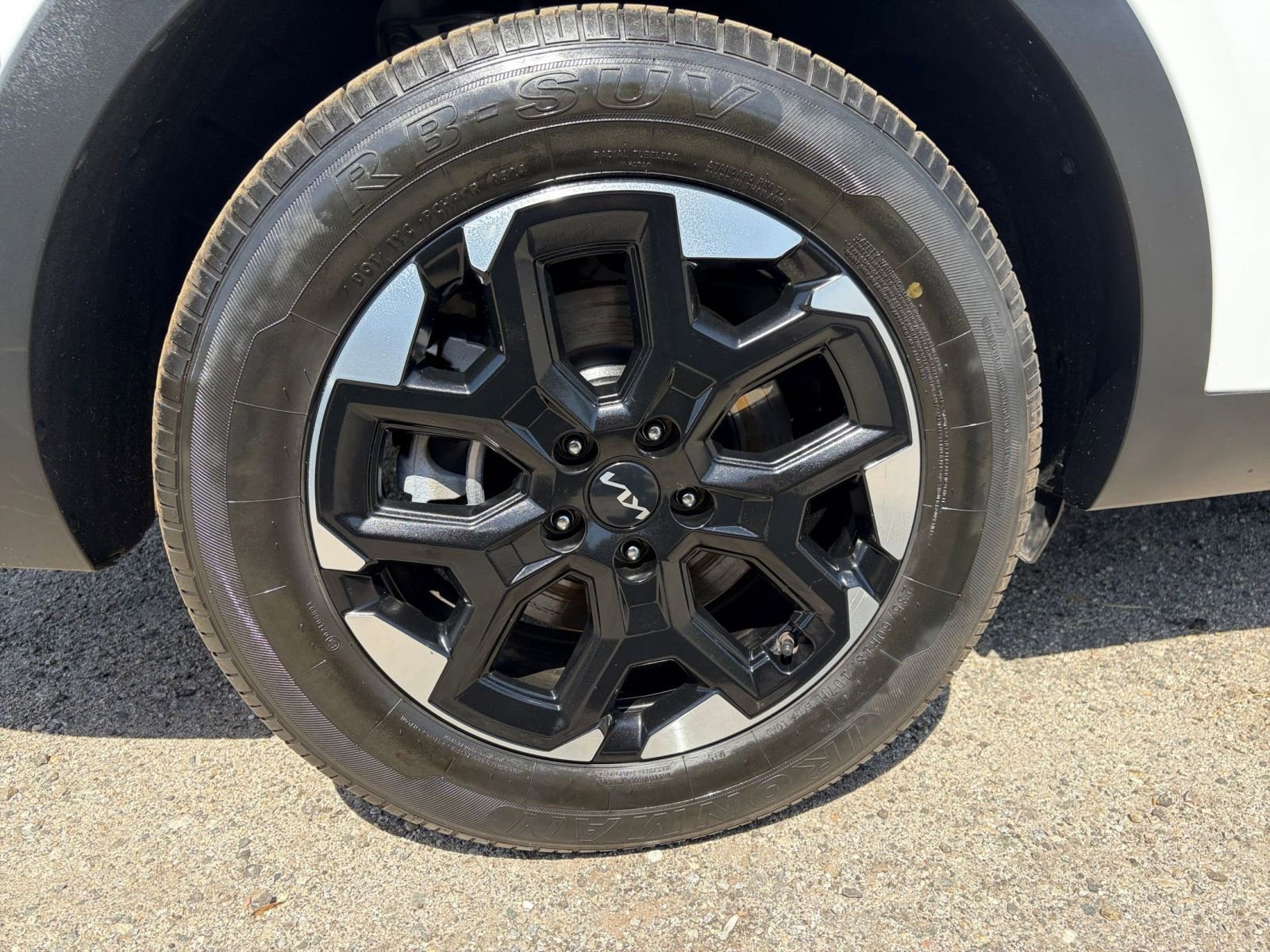 Used 2024 Kia Sorento S FWD image 30