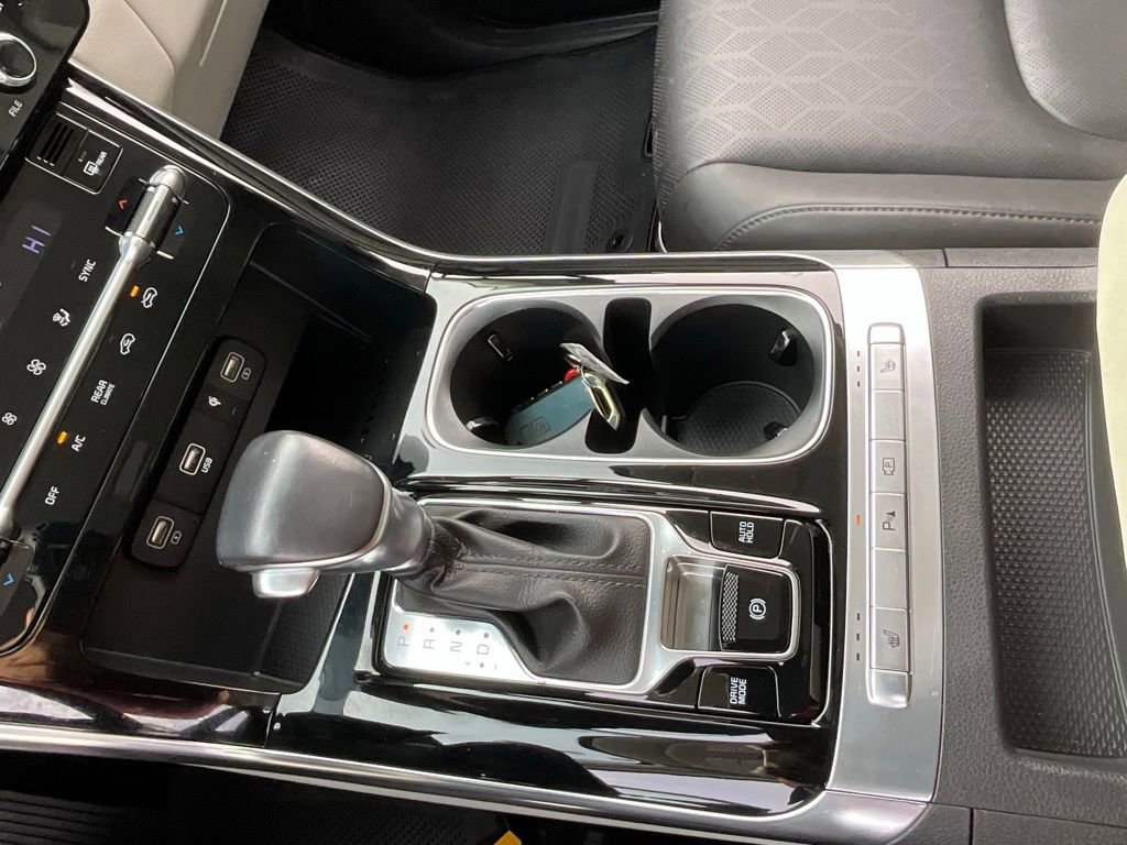 Used 2024 Kia Carnival EX image 21