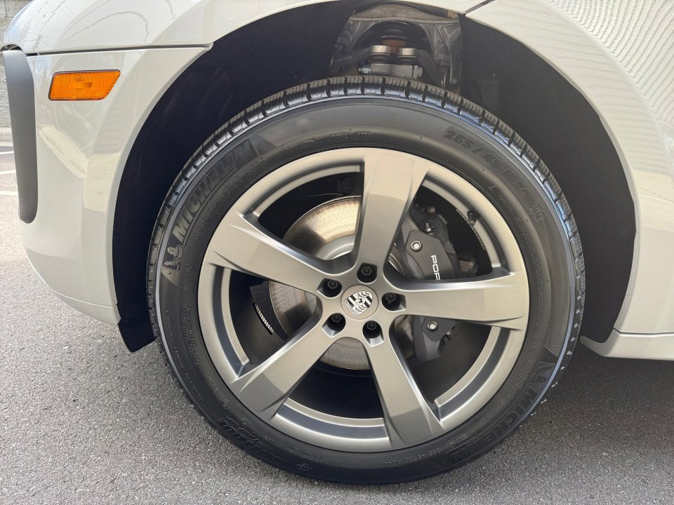 New 2026 Porsche Macan image 11