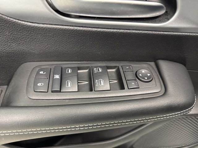 Used 2023 Chrysler Pacifica Touring-L w/ S Appearance Package image 20