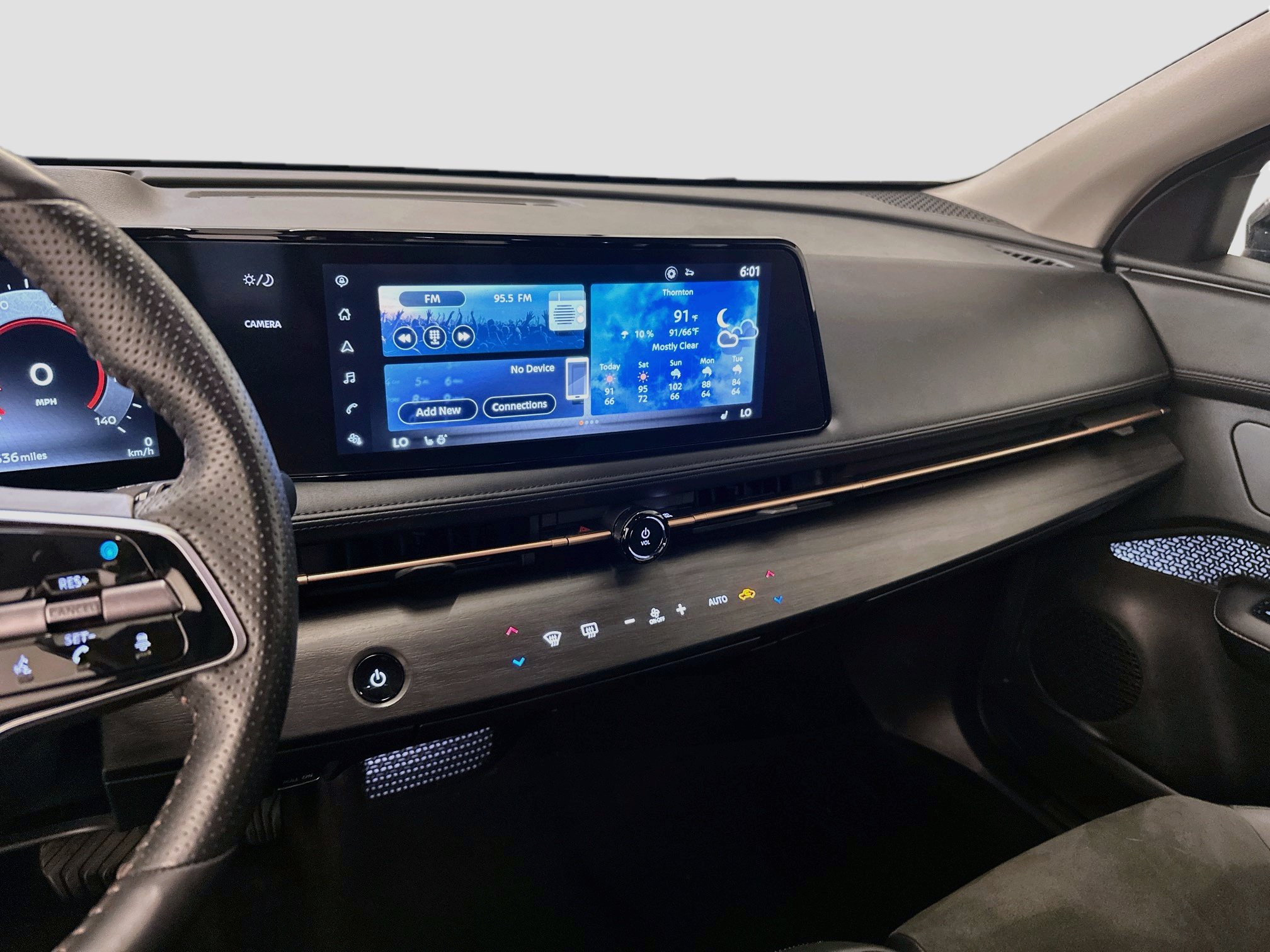 Used 2023 Nissan Ariya AWD image 26