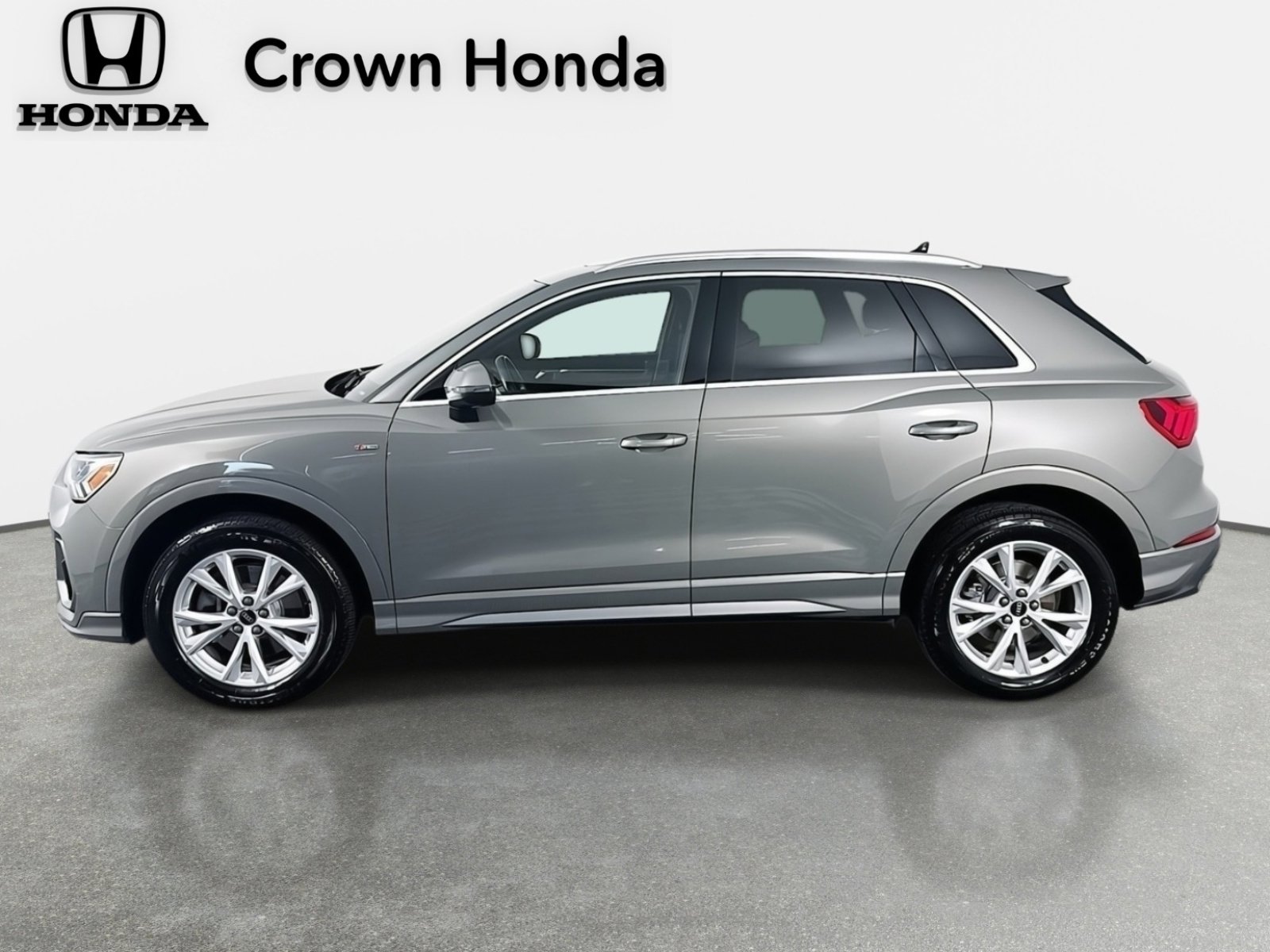 Used 2024 Audi Q3 2.0T Premium image 5