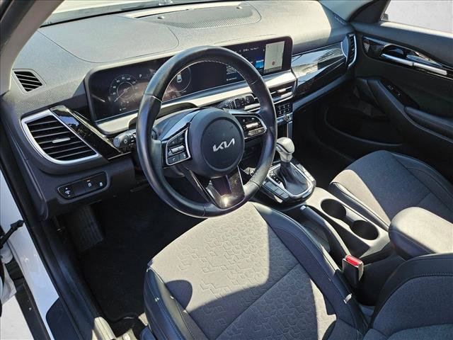 Used 2024 Kia Seltos S FWD image 11