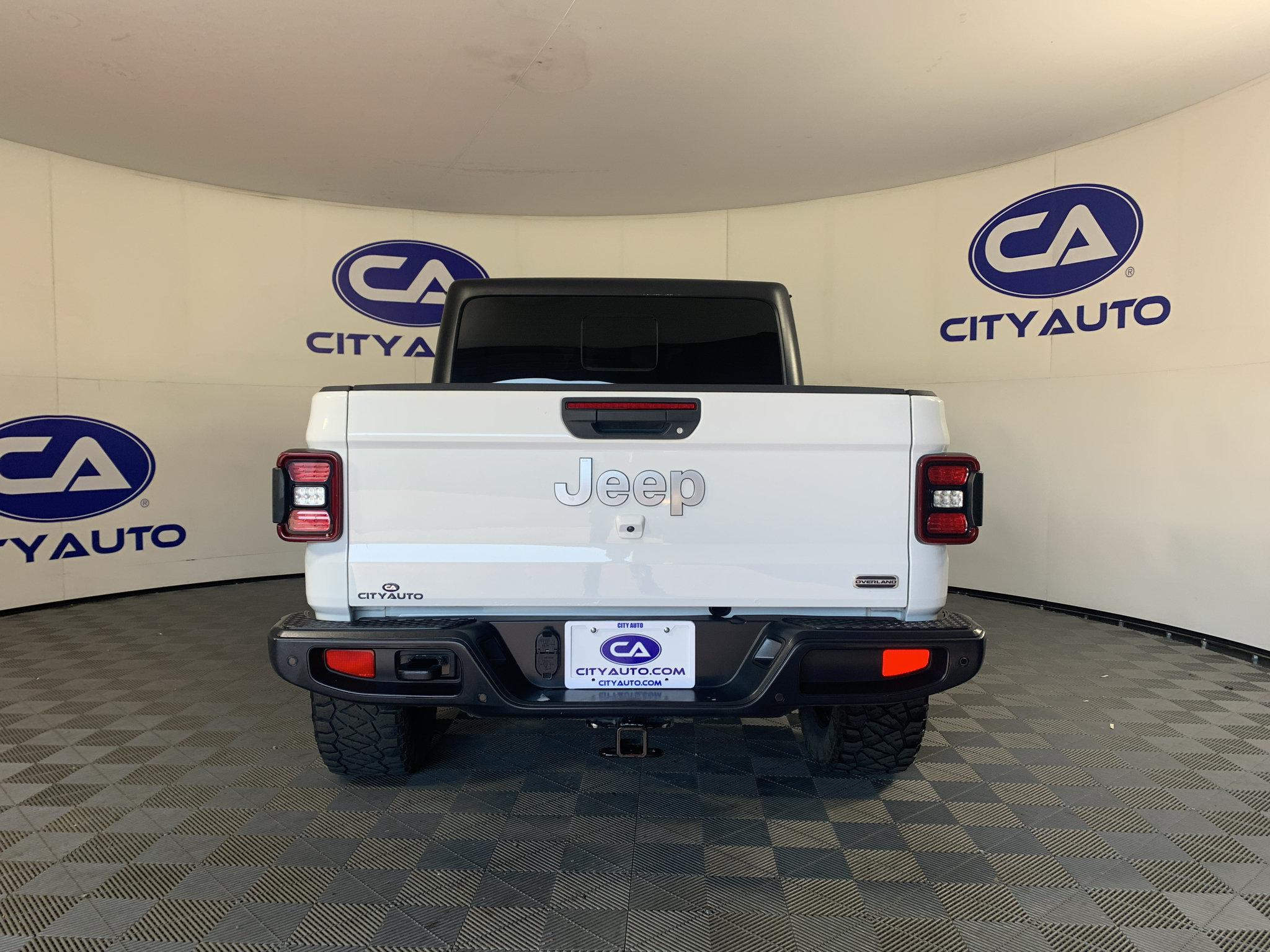 Used 2020 Jeep Gladiator Overland AWD/4WD image 4