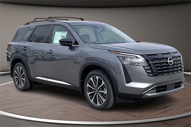 New 2026 Nissan Pathfinder Platinum image 2