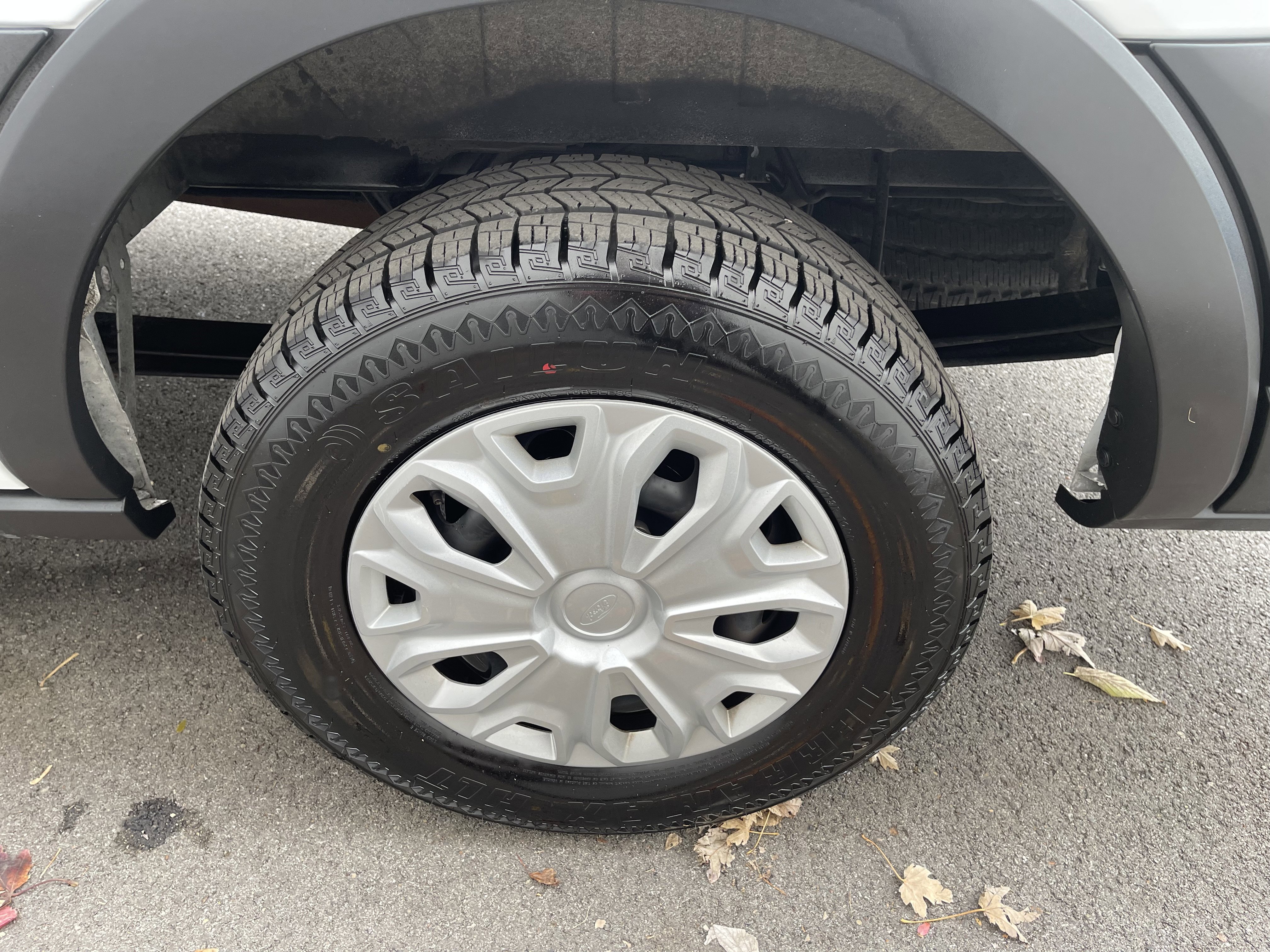 Used 2023 Ford Transit 350 XLT image 28